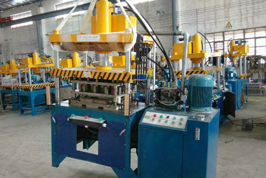 集成吊顶成型设备操作方法和具有的优点